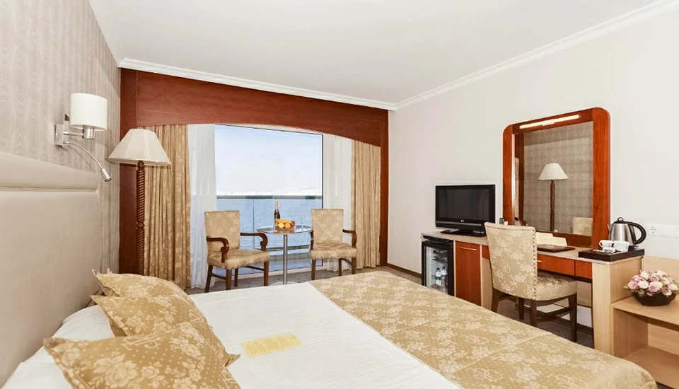 هتل ازمیر پالاس